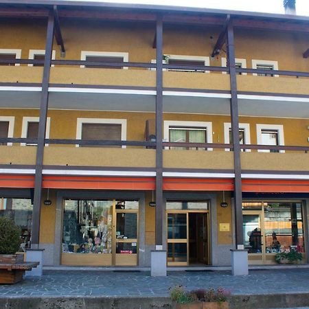Apartamento Trilocale in centro a Chiesa Valmalenco Chiesa in Valmalenco Exterior foto
