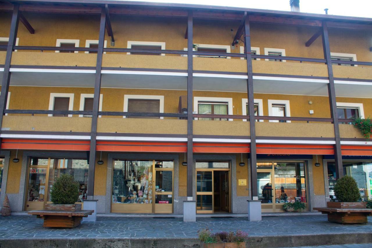 Apartamento Trilocale in centro a Chiesa Valmalenco Chiesa in Valmalenco Exterior foto