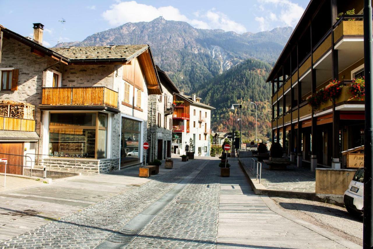 Apartamento Trilocale in centro a Chiesa Valmalenco Chiesa in Valmalenco Exterior foto